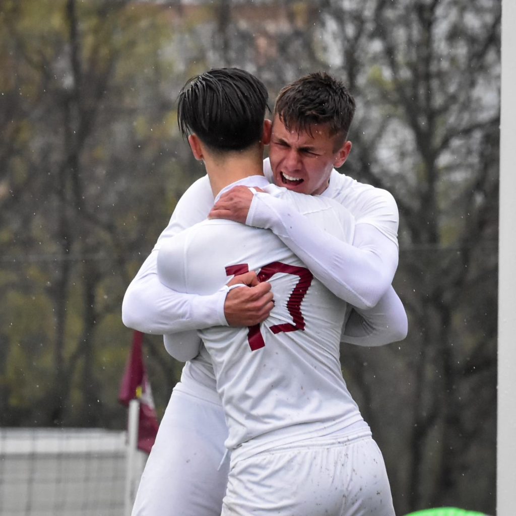 Andrei Ioniță și Alexandru Stan se bucură după un gol marcat